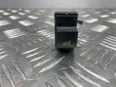 Кнопка багажника BMW X5 F15