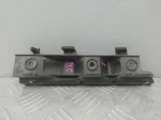 Крепление бампера переднее левое Volkswagen Passat