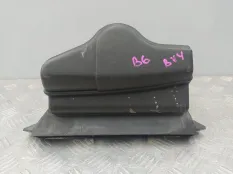 Воздухозаборник Volkswagen Passat B6 2.0 BVY