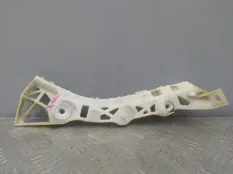 Крепление бампера заднее правое Mazda 3 BK