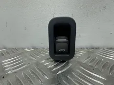 Кнопка багажника Audi A8 D4