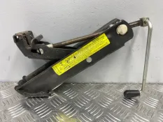 Домкрат Volkswagen Passat B6