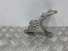 Крепление АКПП правое Audi A8 D4 4.2 CDR