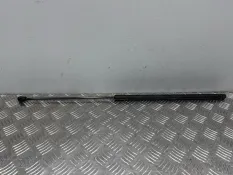 Амортизаторы капота передние Volkswagen Passat B6