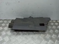 Крышка двигателя правая Land Rover Discovery 4