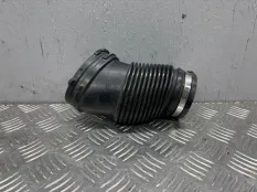 Патрубок воздушного фильтра левый Land Rover