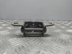 Петля двери задняя правая Nissan Juke F15
