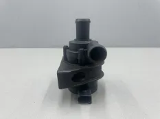 Водяная помпа Audi Q3 8U 2.0T CCZ