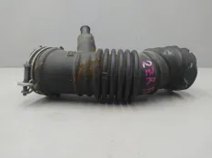 Патрубок воздушного фильтра Toyota Avensis T27 1.8