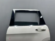 Дверь задняя левая Jeep Grand Cherokee WK2