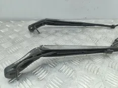 Поводок стеклоочистителя Cadillac Escalade GMT900