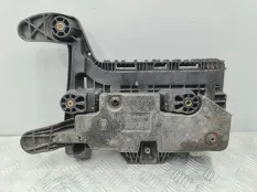 Площадка аккумулятора Audi A3 8P