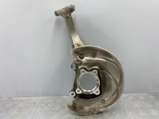 Кулак передний правый Audi A4 B9