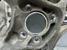 Кулак задний правый Audi A4 B9