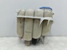 Бачок расширительный Audi A4 B9 2.0T CYR