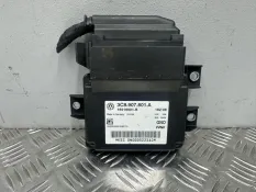 Блок управления ручником Volkswagen Passat B6 3.6