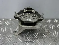 Подушка АКПП задняя Audi A4 B9 2.0T CYR