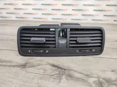 Дефлектор в торпедо Skoda Yeti 2011 5L0820951TDZ 5L 1.8 TFSI CDAA