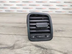 Дефлектор в торпедо Skoda Yeti 2011 5L0819702TDZ 5L 1.8 TFSI CDAA, правый