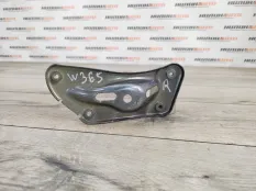 Кронштейн крыла Skoda Yeti 2011 1Z0810680A 5L 1.8 TFSI CDAA, правый