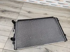 Радиатор охлаждения Skoda Yeti 2011 5K0121251F 5L 1.8 TFSI CDAA