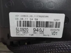 Панель приборов Skoda Yeti 2011 5L0920940JKD0 5L 1.8 TFSI CDAA
