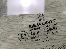 Стекло глухое кузова Peugeot 206 2002 8569W9 1.4 KFW (TU3JP), заднее правое