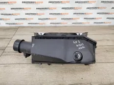 Корпус воздушного фильтра Mercedes W203 2002 A6110900601 УНИВЕРСАЛ 2.2 CDI 611.962