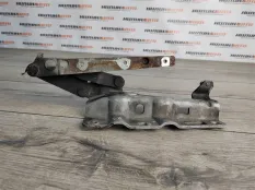 Петля капота Mercedes W203 2003 A2038800428 УНИВЕРСАЛ 2.7 CDI 612.962, правая