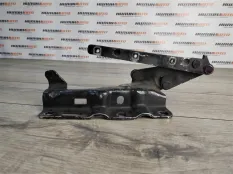 Петля капота Mercedes W203 2003 A2038800328 УНИВЕРСАЛ 2.7 CDI 612.962, левая