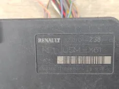 Блок предохранителей под капот Renault Kangoo 2 2010 8201044238 ФУРГОН KW0 1.5 DCI К9К800