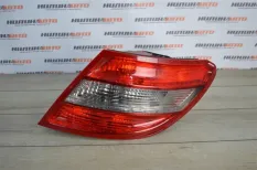 Фонарь в крыло Mercedes W204 2009 A2048203064 СЕДАН 2.2 CDI 651.911, правый