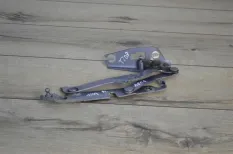 Петля крышки багажника Audi A6 C6 2007 4F5827301D СЕДАН 4F2 2.0 BPJ