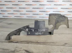 Дефлектор радиатора Audi A6 C6 2008 4F0121283G УНИВЕРСАЛ 4F5 2.0 BPJ, левый