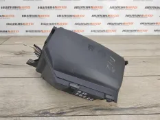 Блок предохранителей под капот Land Rover Freelander 2 2007 LR000530 2.2 224DT