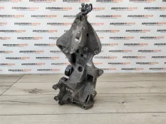 Кронштейн генератора Audi A5 8T 2011 03L903143H ЛИФТБЭК 8TA 2.0 TDI CAGA