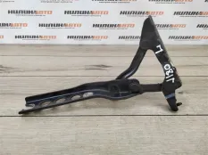 Петля капота Skoda Octavia A5 2012 1Z0823301C УНИВЕРСАЛ 1Z5 1.4 TSI CAXA, левая