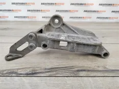 Кронштейн двигателя Skoda Fabia 2 03F199275B 1.2 TSI CBZB, правый