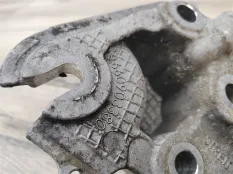 Кронштейн двигателя Citroen C-Crosser 2008 1846C4 2.2 4HN(DW12MTED4), правый