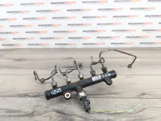 Рампа топливная Ford Focus 2 2008 1455675 2.0 G6DG