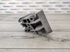 Кронштейн двигателя Land Rover Freelander 2 2010 LR001216 2.2 224DT, правый