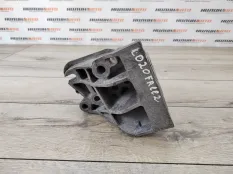 Кронштейн двигателя Land Rover Freelander 2 2007 LR001216 2.2 224DT, правый