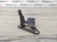 Крюк замка капота Land Rover Freelander 2 2007 LR001768 2.2 224DT