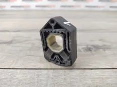 Крепление радиатора Skoda Yeti 2013 1Z0121367B 2.0 TDI CFHC