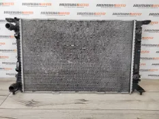 Радиатор охлаждения Audi Q5 2012 8K0121251T 2.0 TDI CGLB