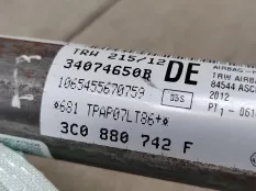 Подушка безопасности боковая Volkswagen Passat B7 2013 3C0880742G УНИВЕРСАЛ 365 2.0 TDI CFFB, правая