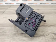 Кронштейн блока предохранителей Volkswagen Passat B7 2013 1K0907361B УНИВЕРСАЛ 365 2.0 TDI CFFB