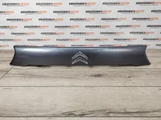 Накладка крышки багажника Citroen C-Crosser 2008 8742R7 2.2 4HN(DW12MTED4)