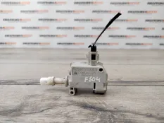 Активатор лючка бензобака Volkswagen Passat B7 2012 3AA810773 УНИВЕРСАЛ 365 1.6 TDI CAYC