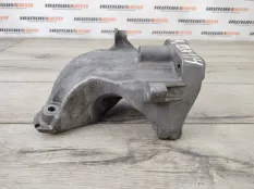 Кронштейн двигателя Mercedes W204 2011 A6512233504 СЕДАН 2.2 CDI 651.911, правый